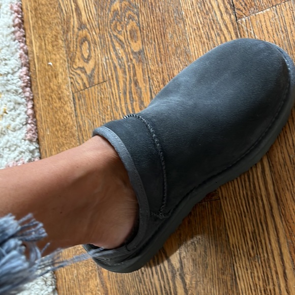 COPY - Ugg classic slippers. Brand new in box. Grey size 8 - Picture 3 of 5
